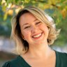 Author Hannah Kent.